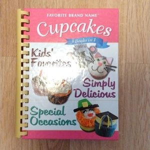 Cupcake Cookbook 3 Books in 1 Favorite Brand Name 2012 Spiral Hardcover